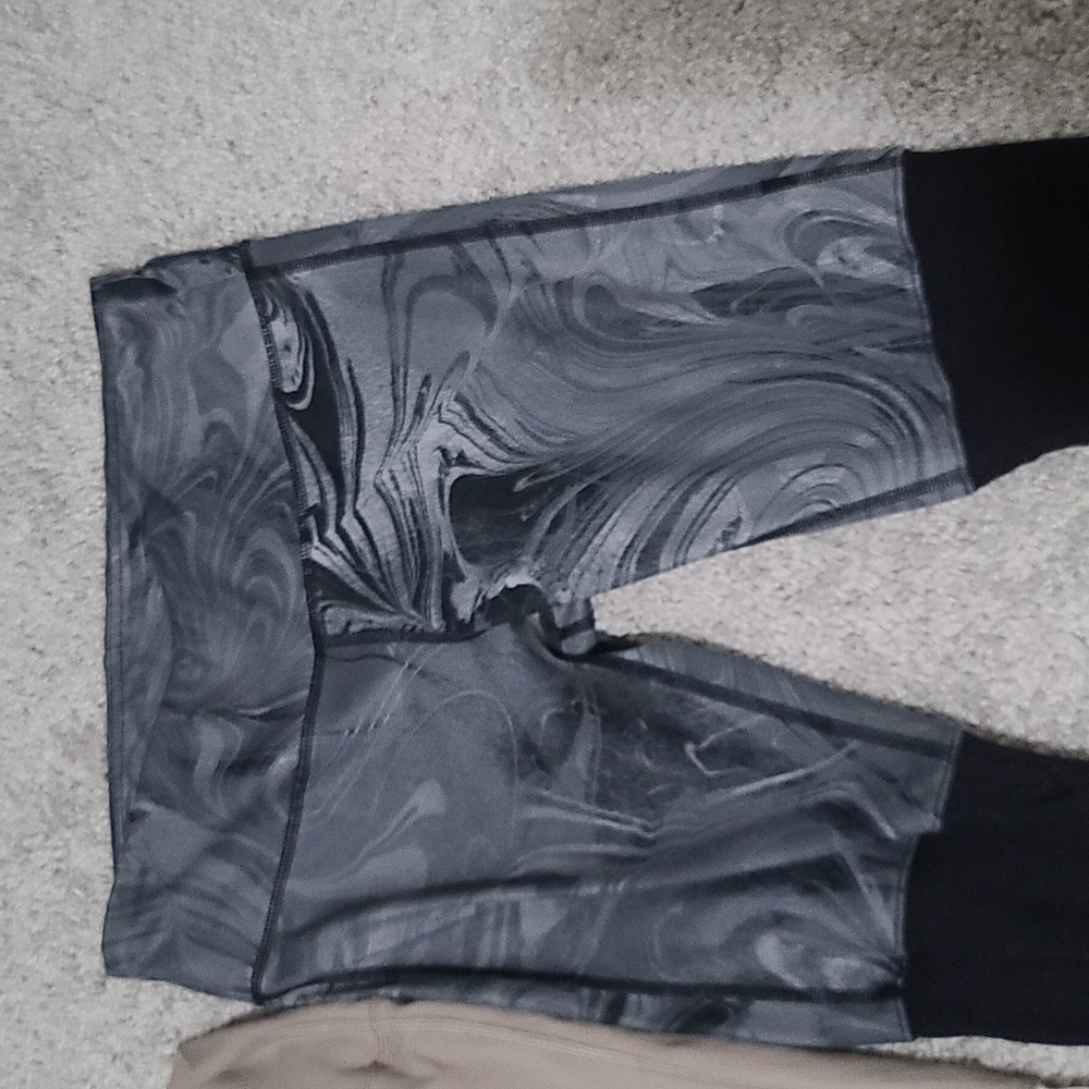 Lot 2 Alo Yoga Goddess Leggings Camel/Ivory and Marble/Black Medium - Picture 5 of 11